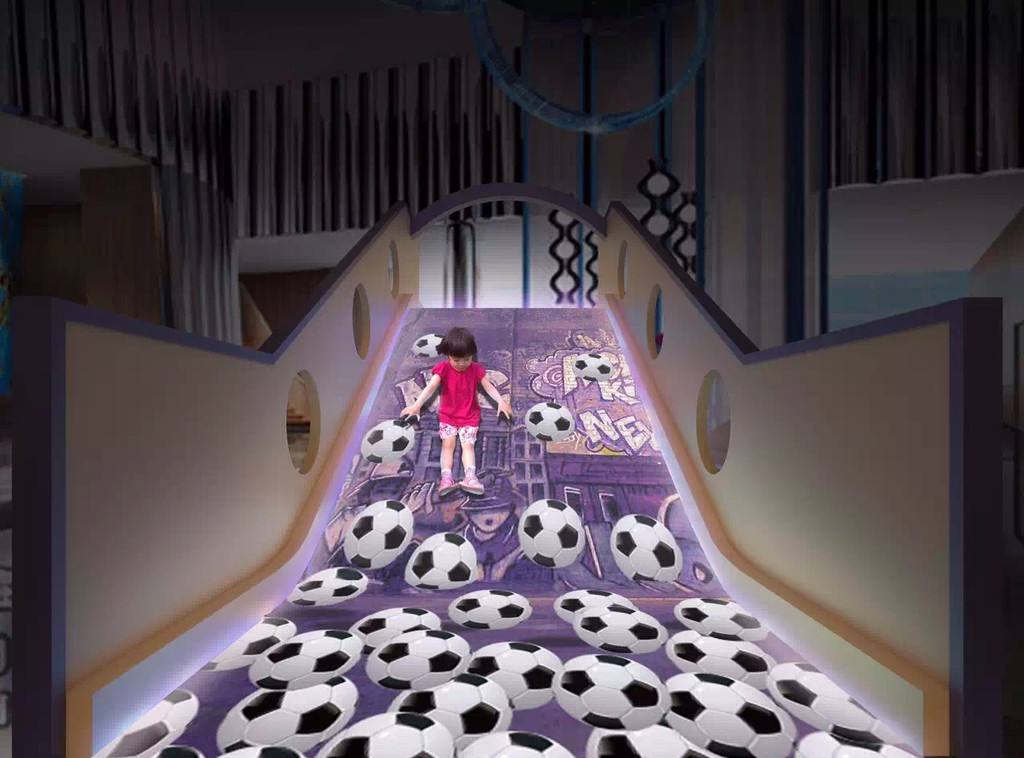 互動(dòng)滑梯之掉足球